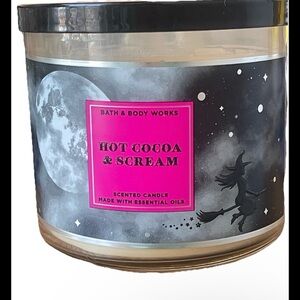 Bath & Body Works Hot Cocoa & Scream 3-Wick Candle Halloween Rare